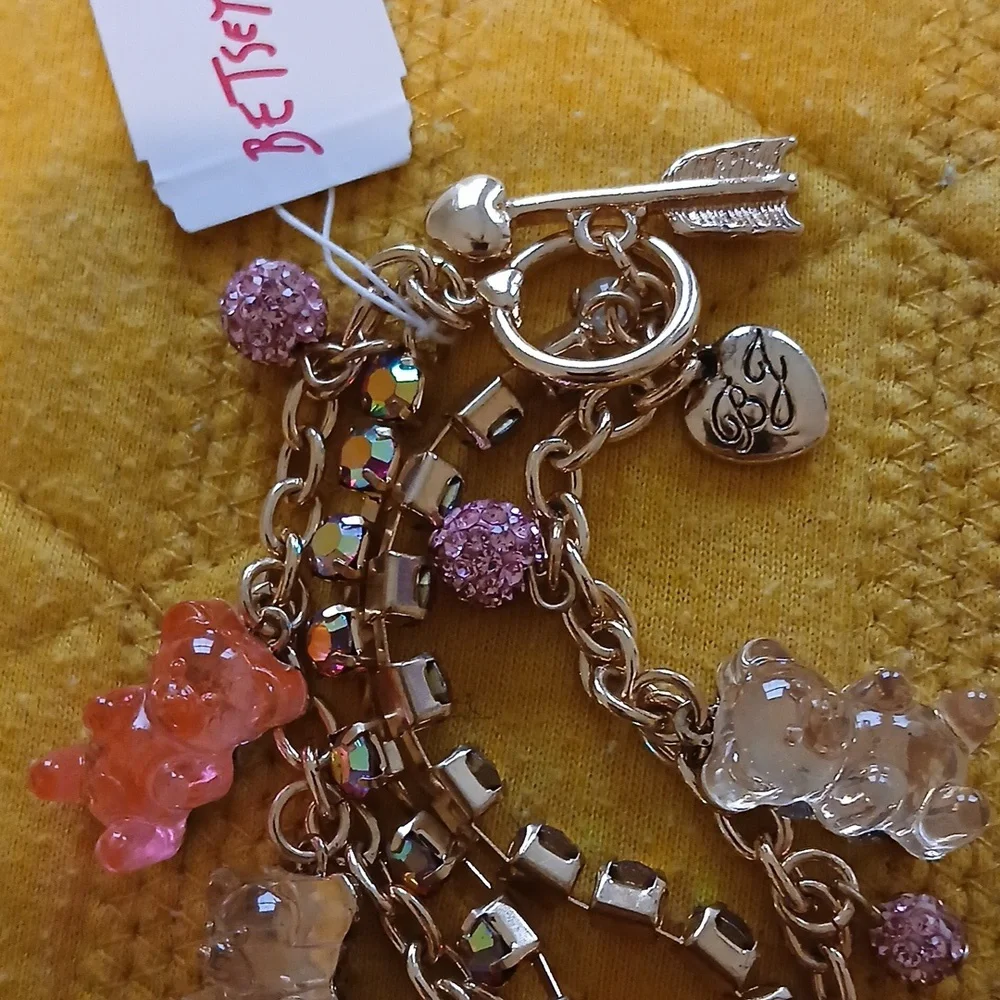 Betsey Johnson Gummy Bear Lucite Pink Rhinestone Bracelet Nwt Rare - Picture 4 of 4